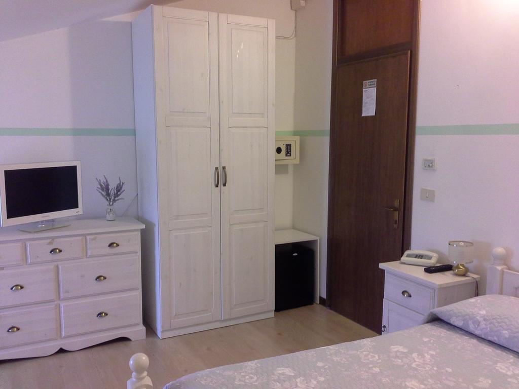 Hotel La Rama ลาซีเซ ภายนอก รูปภาพ